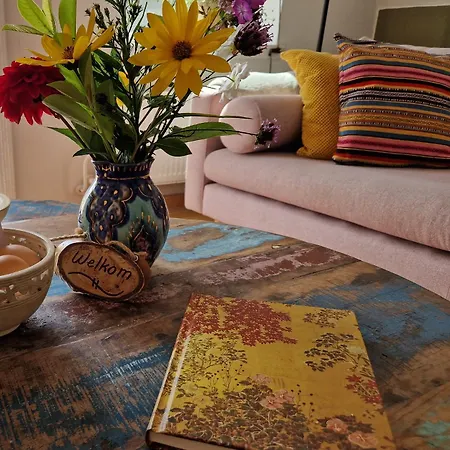 Zonnig Maasbommel. *