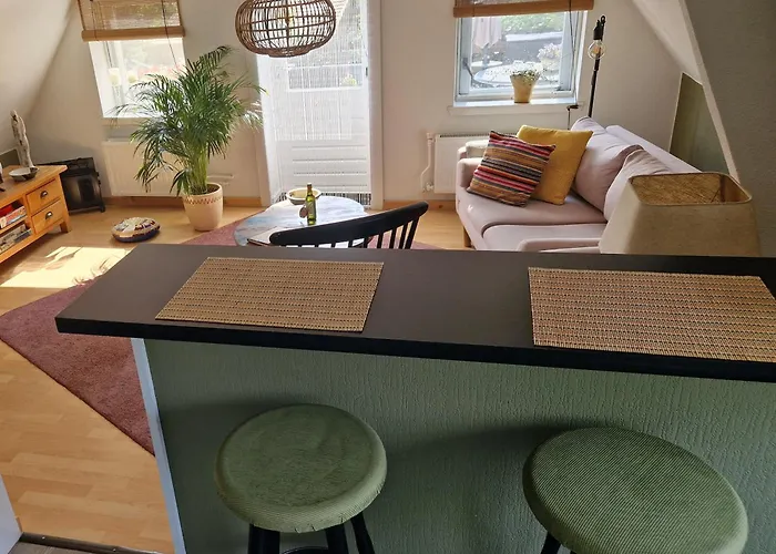 Zonnig Maasbommel. Maasbommel