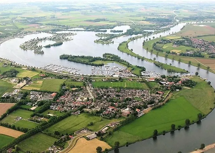 Apartment Zonnig Maasbommel.